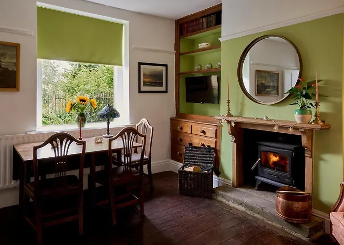 Holmes Cottage In The Heart Of Haworth